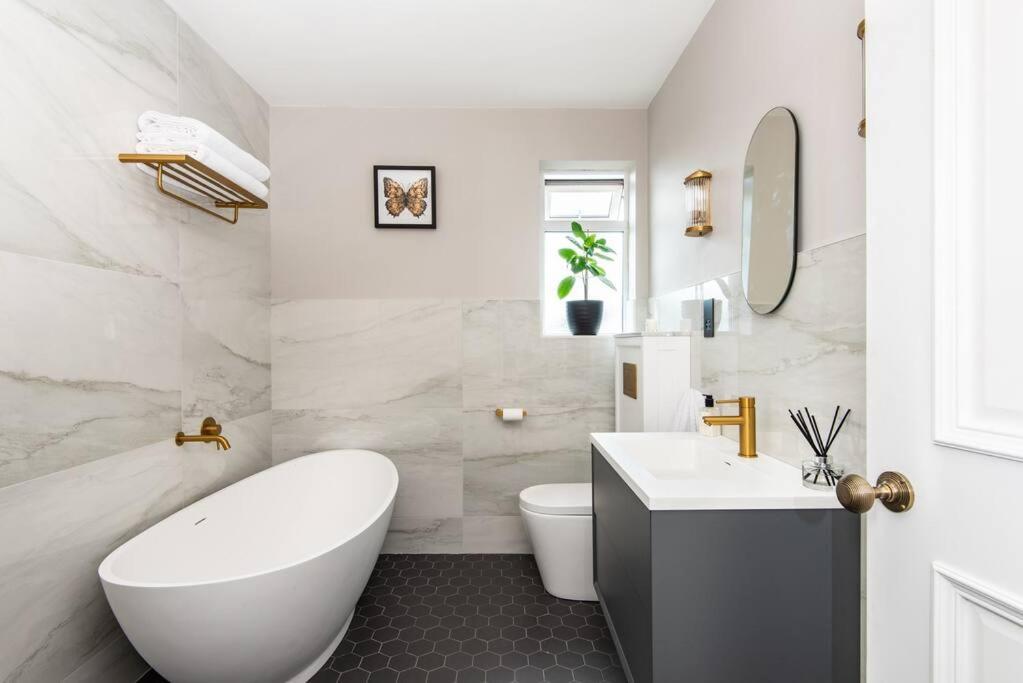 Villa Newly Renovated Victorian House With Free Parking Hove Exterior foto